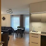 Ksiezycowy Z Garazem Fv Vat *