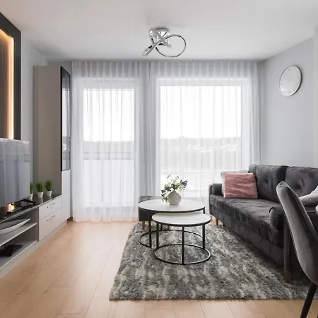 Ksiezycowy Z Garazem Fv Vat Apartamento Nowy Sącz