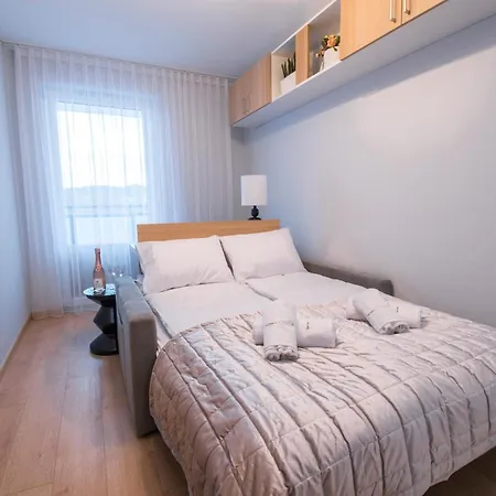 Ksiezycowy Z Garazem Apartment