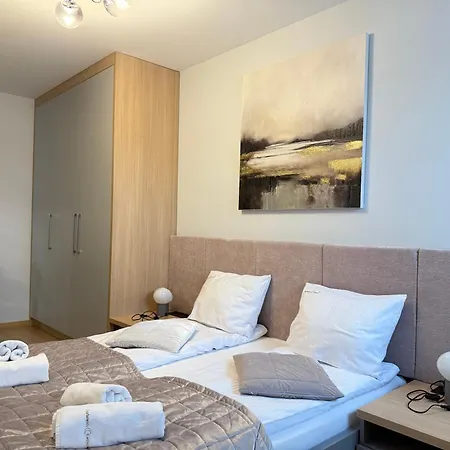 Ksiezycowy Z Garazem Fv Vat Apartment